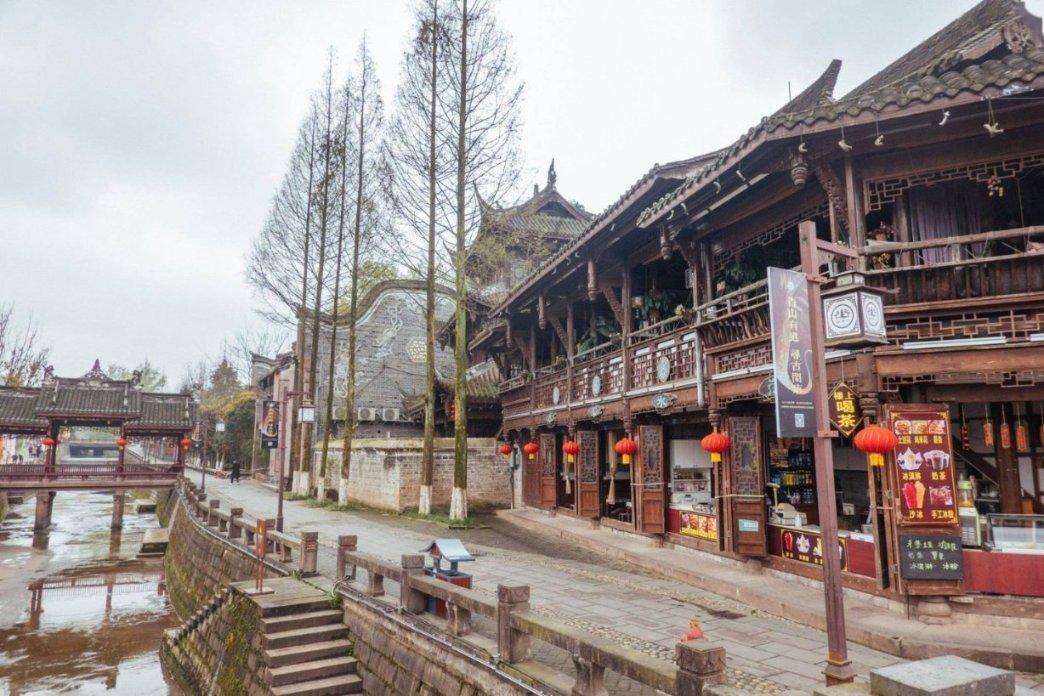 李丽芬《爱江山更爱美人》曾红遍南北,歌声绵长,让人回味无穷!
